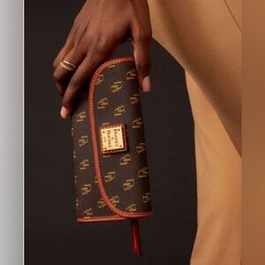 Dooney & Bourke Greta Continental clutch w/ box- like new